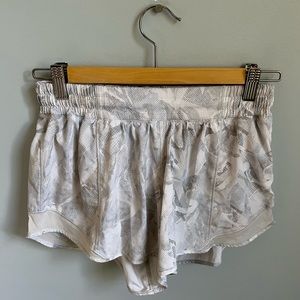Size 6 Tall White Lululemon Athletic Shorts